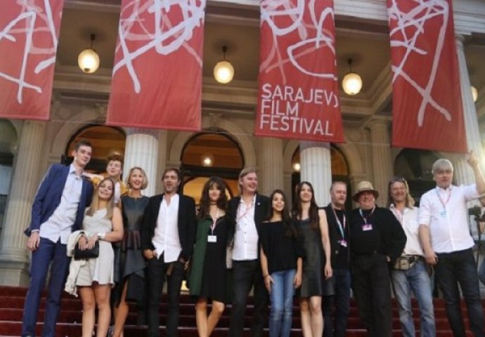 Premijera na 23. SFF-u: Ekipa rumunskog filma 'Meda ili ne tako sjajna strana stvari' prošetala crvenim tepihom
