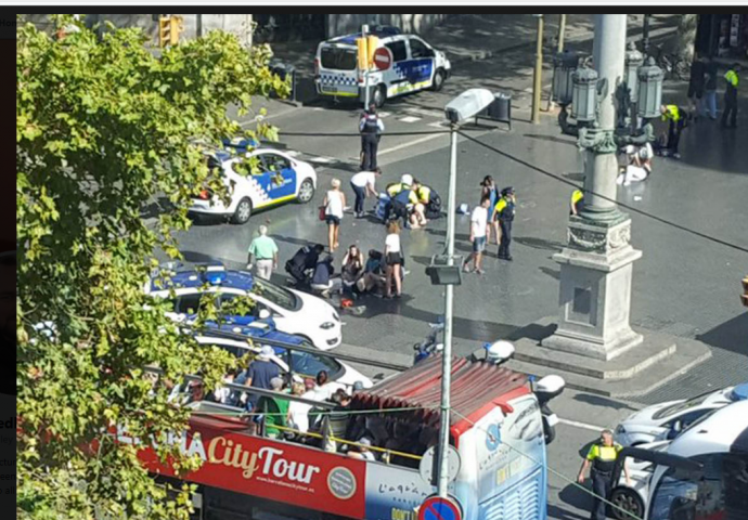 TERORISTIČKI NAPAD: Vozilo uletjelo u pješake, naoružani muškarci upali u restoran, četvoro mrtvih!(UŽIVO, UZNEMIRUJUĆA SNIMKA) 