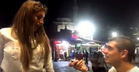 UHVATIO JE NESPREMNU: Ovako je Dalila reagovala kada ju je Dejan zaprosio usred Sarajeva! (VIDEO)
