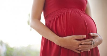 VAŽNO JE DA ZNATE: Što je dozvoljeno, a što zabranjeno piti tokom trudnoće?