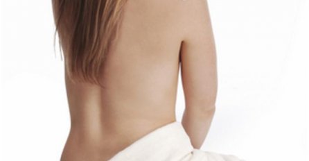 MOGU BITI VEOMA NEUGODNE: Kako se riješiti akni na leđima?