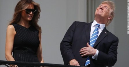 Predsjednik Trump gledao pomračenje sunca bez zaštite (FOTO)