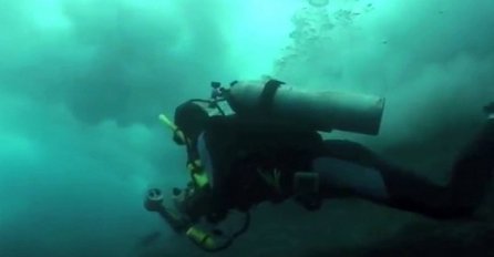 Snimao je podvodni svijet, no ono što je iznenada uslijedilo ovaj ronilac će dugo pamtiti! (VIDEO) 