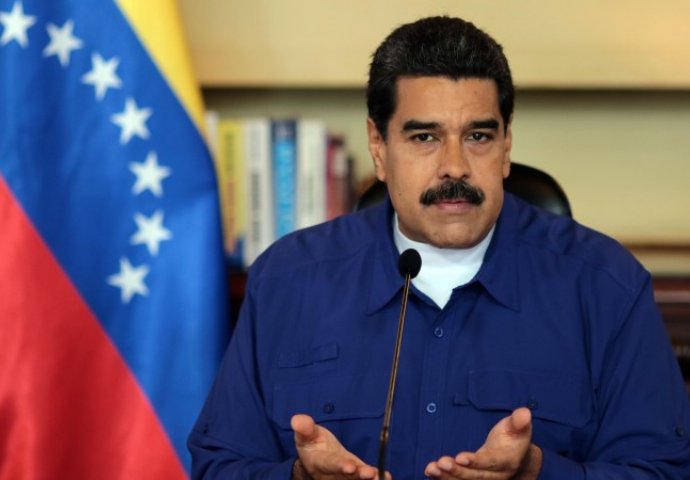 Maduro traži pomoć od pape Franje protiv "vojne prijetnje" SAD