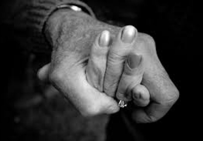 RIJETKA DVOSTRUKA EUTANAZIJA: Supružnici umrli držeći se za ruke