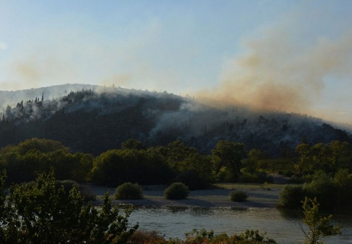 Svi požari u Čapljini ugašeni, požarište na području Dretelja pod kontrolom 