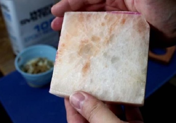 Kupio je ogromnu kocku Himalajske soli: Kada vidite šta je napravio i vi ćete željeti isto to da uradite! (VIDEO)
