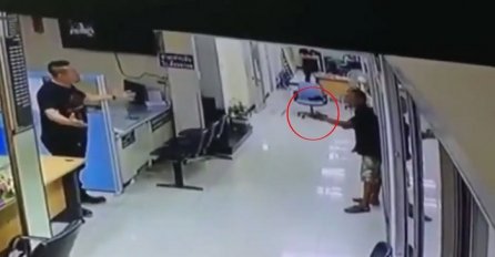 Heroj: Nesvakidašnja reakcija policajca nakon što je u stanicu upao čovjek s nožem (VIDEO)