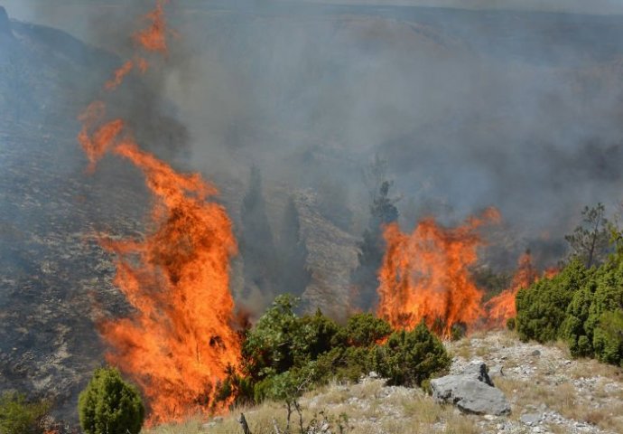 Buknuo novi požar kod Mostara, na terenu su dvije vatrogasne ekipe