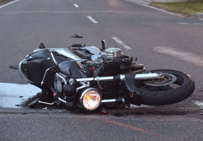 U saobraćajnoj nesreći povrijeđen motociklista