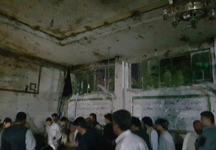 U napadu militanata na afganistansku džamiju ubijeno 20 ljudi