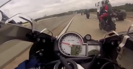 DA LI JE POTREBA ZA ADRENALINOM JAČA OD ŽIVOTA? Vožnja motociklima 300 km/h na autoputu  (VIDEO)