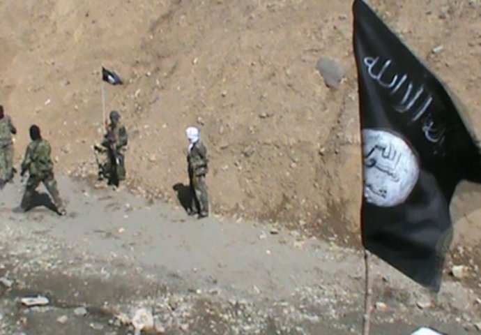 BRUTALNI ISIS:  Pronađene dvije masovne grobnice u Mosulu