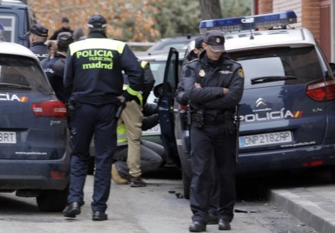 SEDMICU NAKON TERORISTIČKOG NAPADA: Pretučena muslimanka u Madridu, pretukli je ispred stanice podzemne željeznice!