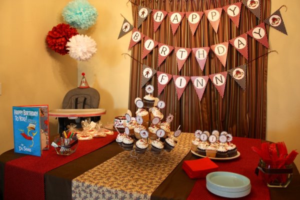 sock-monkey-themed-first-birthday-party-ideas-decorations