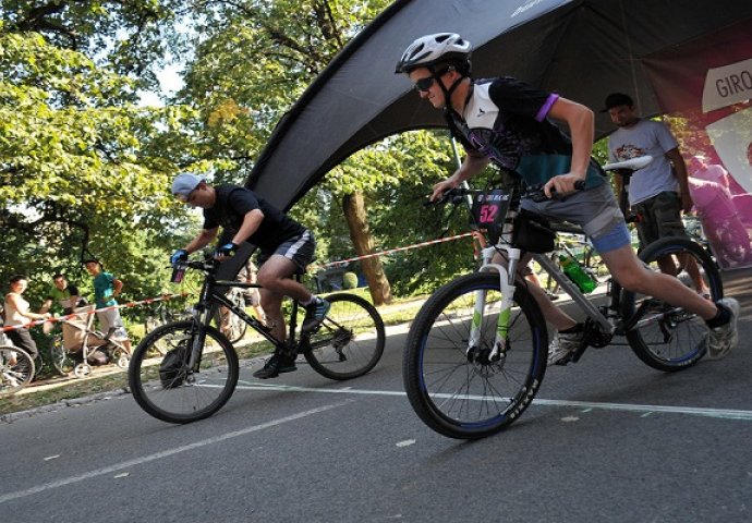 Trka ubrzanja na biciklima 'Giro Drag Race' u Vilsonovom šetalištu