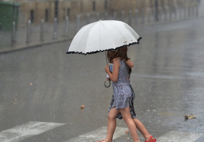 DOLAZI NAM OSVJEŽENJE SA PLJUSKOVIMA I GRMLJAVINOM: Evo kakvo nas vrijeme očekuje naredne sedmice 