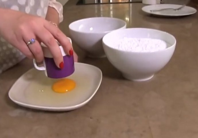 Stavila je jaje u šećer u prahu i dobila prekrasan desert za samo 3 minuta! (VIDEO)