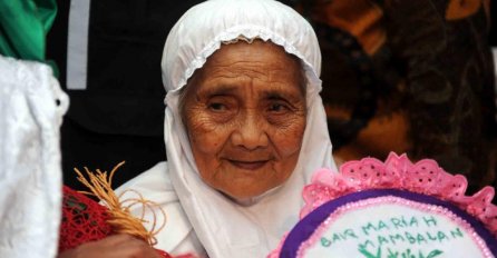 Maria ima 104 godine i najstarija je osoba koja ove godine obavlja hadždž