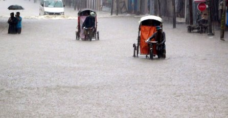 STRAŠNO NEVRIJEME: Jake kiše i poplave, saobraćaj u prekidu