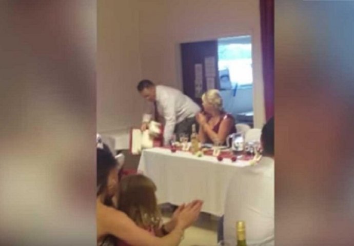 Neslana šala: Otac se na vjenčanju svoje kćerke pretvarao da je ispustio tortu! (VIDEO)