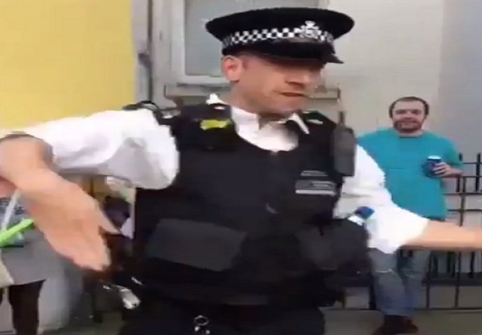Policajac nije odolio muzici, njegov ples osvojio publiku