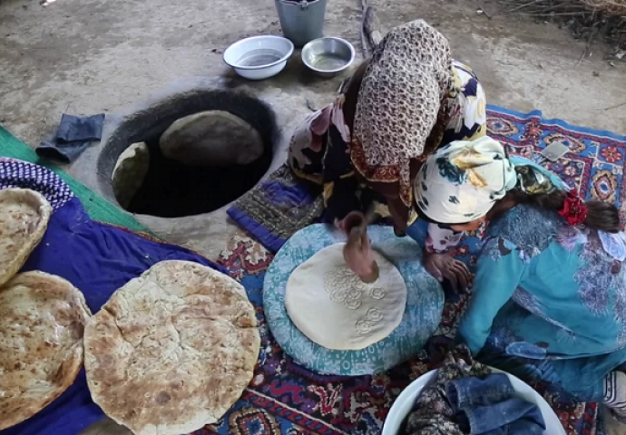 Tradicija: Pogledajte kako se pravi hljeb u Tadžikistanu! (VIDEO)