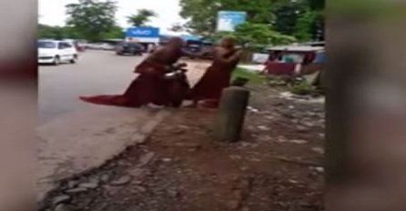 Rijedak prizor: Tuča budističkih monaha nasred ulice (VIDEO)