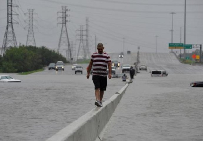 Tropska oluja Harvey uništila više od 1.000 kuća u Teksasu