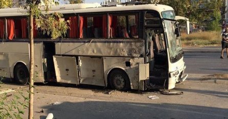 EKSPLOZIJA U POZNATOM LJETOVALIŠTU: Šest osoba povrijeđeno u autobusu