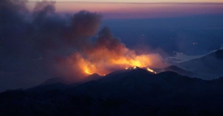 I dalje gori na Biokovu, vatra se proširila na sjevernu stranu planine