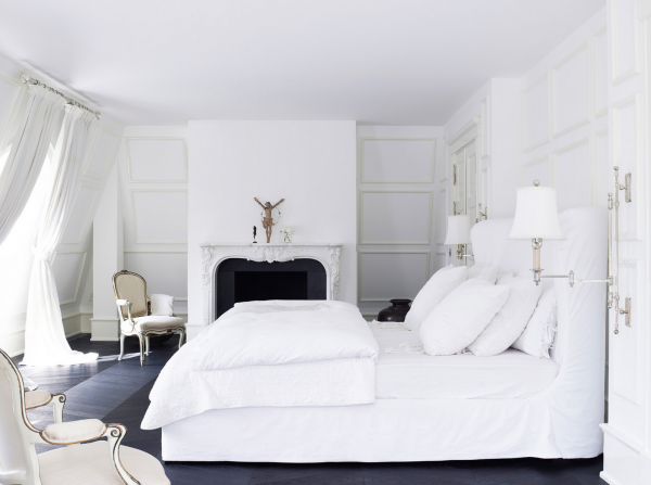 white-bedroom-design-ideas-collection-homesthetics-17