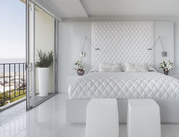 white-bedroom-by-mark-english-architects