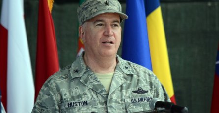 Huston: NATO će nastaviti sarađivati sa institucijama BiH