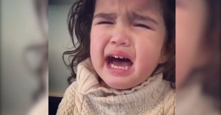 Hrana je ključ do srca: Na samo jednu riječ ova preslatka djevojčica briše suze (VIDEO)