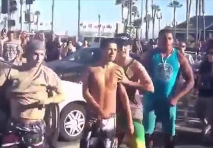 Grupa huligana zaustavila je mladića u automobilu i krenula da ga istuku, bolje da nisu! (VIDEO)