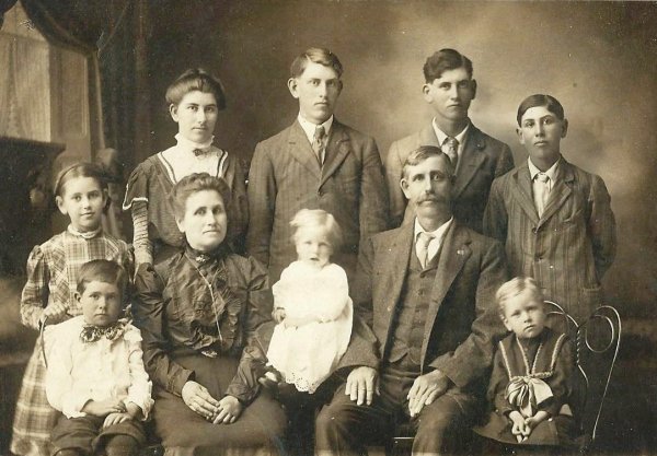 david-cassell-family-1911-edit