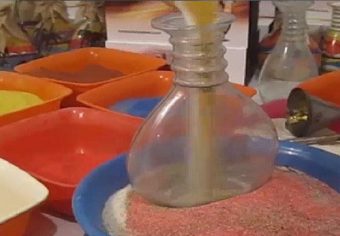 Fenomenalno: Nasuo je pijesak u flašu, a ono što je napravio će vas očarati! (VIDEO)