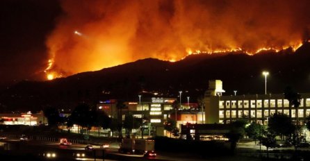 VIŠE OD 500 VATROGASACA BORI SE S VATROM: Evakuacije zbog 'najvećeg požara u historiji' 