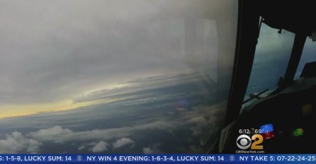 ZASTRAŠUJUĆI SNIMAK: Avion prošao kroz uragan Irma  (VIDEO)