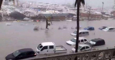 NAJMANJE OSAM MRTVIH: Uragan Irma u slikama (FOTO)