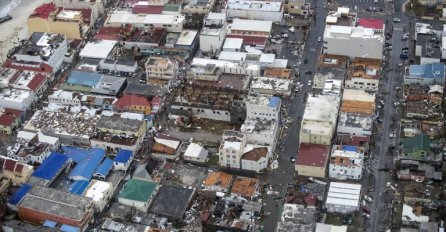 SNIMCI UŽASA: Prizori iz zraka razorenog karipskog ostrva nakon uragana Irma (VIDEO)