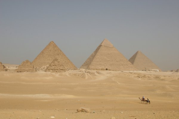 pyramids-of-giza