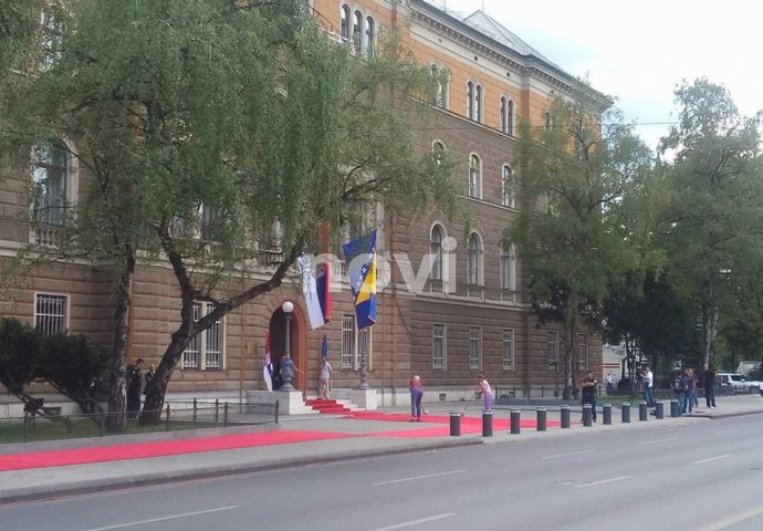 PREDSJEDNIK SRBIJE U SLUŽBENOJ POSJETI: Posljednje pripreme pred dolazak Aleksandra Vučića u Sarajevo!(FOTO)