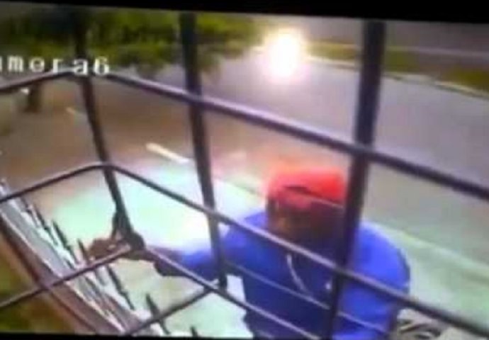 Pokušao je provalit u jednu kuću preko balkona, bolje da nije (VIDEO)