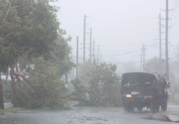 NAJGORI URAGAN IKAD: Irma usmrtila šestero na Djevičanskim otocima, stanovnici u strahu pred novim uraganom