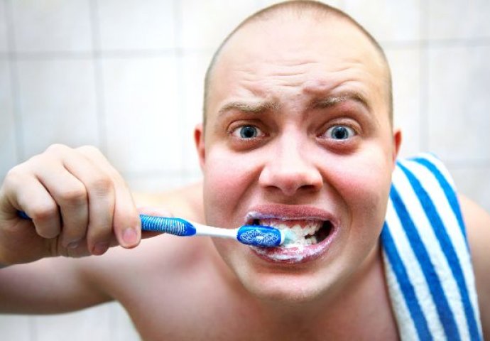 DA LI JE MOGUĆE PREVIŠE PRATI ZUBE? Ovo je greška koju pravite četkanjem zuba! 