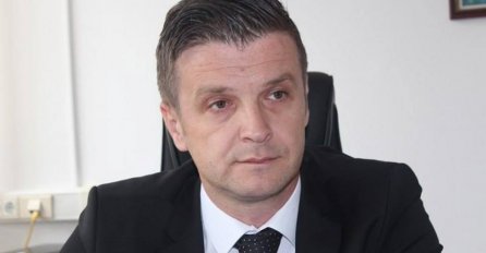 Otvoreno pismo eksperta za vodovodne sisteme, direktoru " Vodovoda" Sarajevo: 'Direktore izvršite harakiri!'