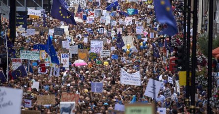 Hiljade Britanaca u prosvjedu protiv Brexita 