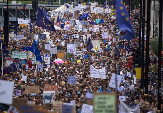 Hiljade Britanaca u prosvjedu protiv Brexita 